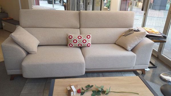 Mobles Tarraco sofás beige